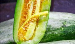 网红被打吃瓜,吃瓜群众热议，真相究竟如何？